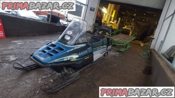 Snezny skutr Polaris Indy Widetrak GT 50