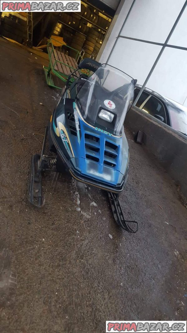 Snezny skutr Polaris Indy Widetrak GT 50