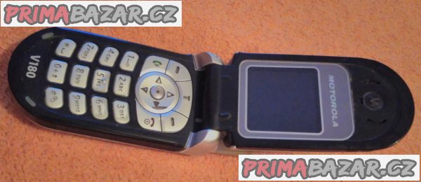 Výklopná Motorola V180 - k opravě nebo na náhradní díly!!! Výklopná Motorola V180 - k opravě nebo na náhradní díly!!!