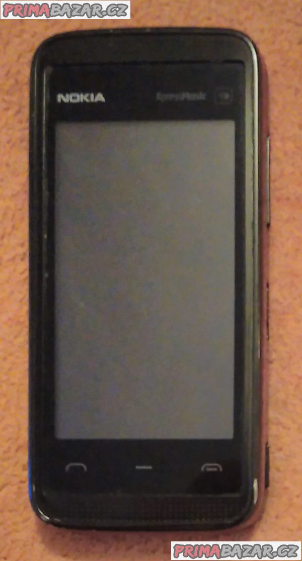 Nokia 5530 XpressMusic - k opravě nebo na náhradní díly!!!