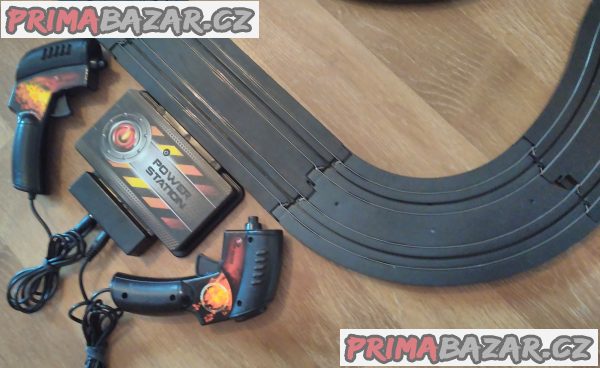 Autodráha Jysk Pure Racing - kompletní, ale bez autíček. Autodráha Jysk Pure Racing - kompletní, ale bez autíček.