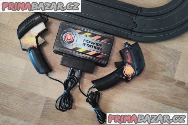 Autodráha Jysk Pure Racing - kompletní, ale bez autíček. Autodráha Jysk Pure Racing - kompletní, ale bez autíček.