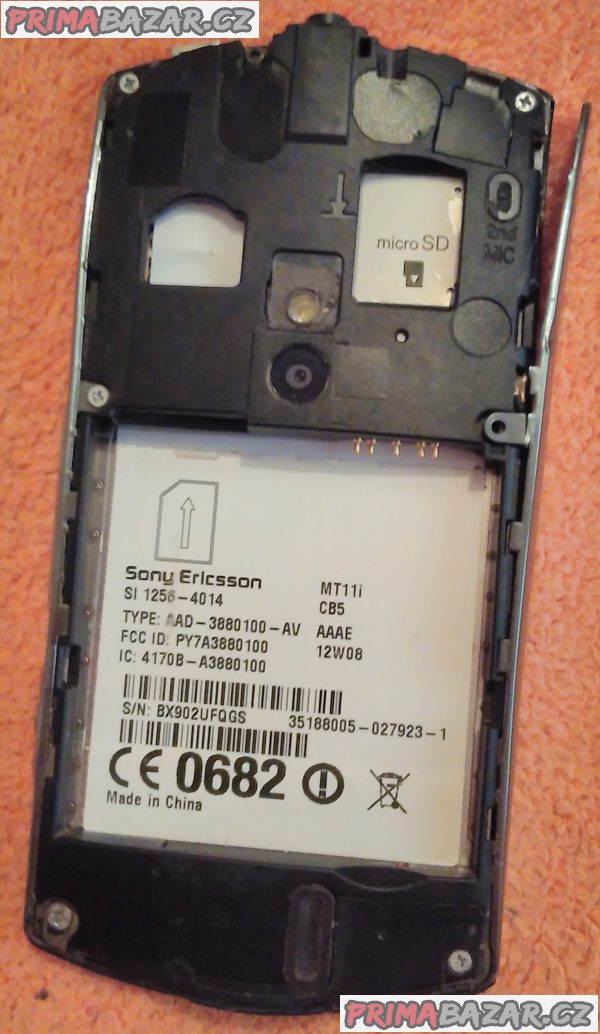 Sony Ericsson Xperia neo V - k opravě nebo na náhradní díly!!! Sony Ericsson Xperia neo V - k opravě nebo na náhradní díly!!!