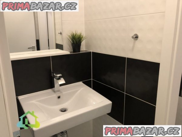 Pronájem kancelářských prostor, 78m2, Praha, Karlín Pronájem kancelářských prostor, 78m2, Praha, Karlín