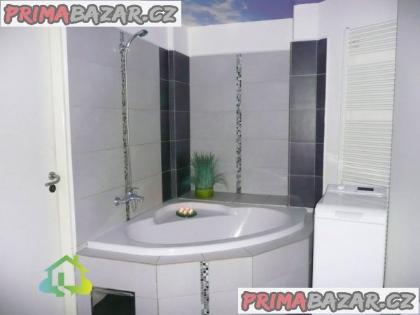 Pronájem klimatizovaného bytu 3+1, 84 m2, Praha - Josefov Pronájem klimatizovaného bytu 3+1, 84 m2, Praha - Josefov