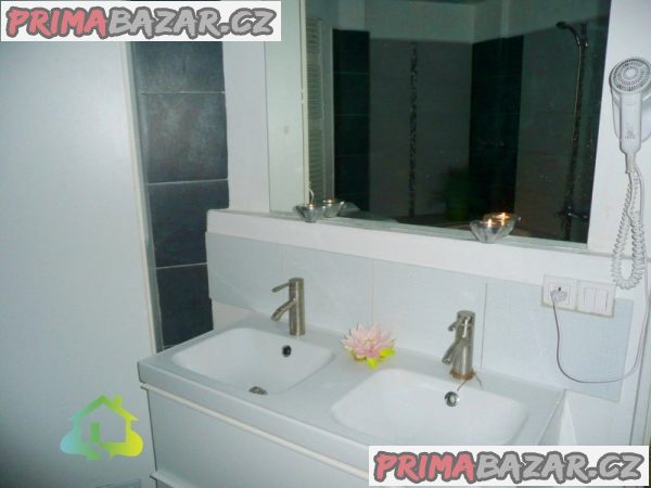 Pronájem klimatizovaného bytu 3+1, 84 m2, Praha - Josefov Pronájem klimatizovaného bytu 3+1, 84 m2, Praha - Josefov