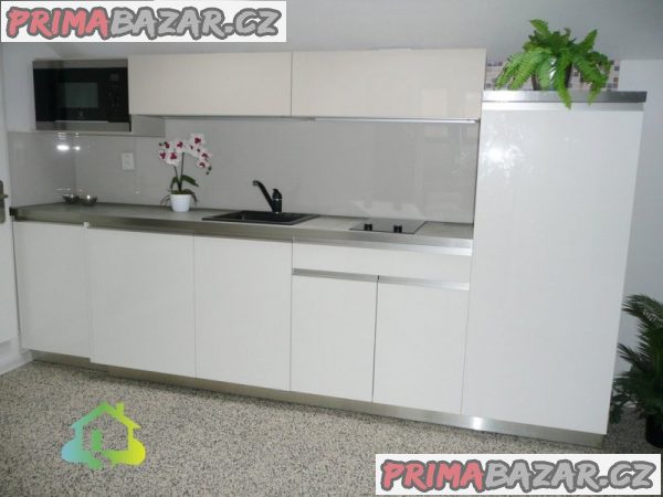 Pronájem klimatizovaného bytu 3+1, 84 m2, Praha - Josefov Pronájem klimatizovaného bytu 3+1, 84 m2, Praha - Josefov