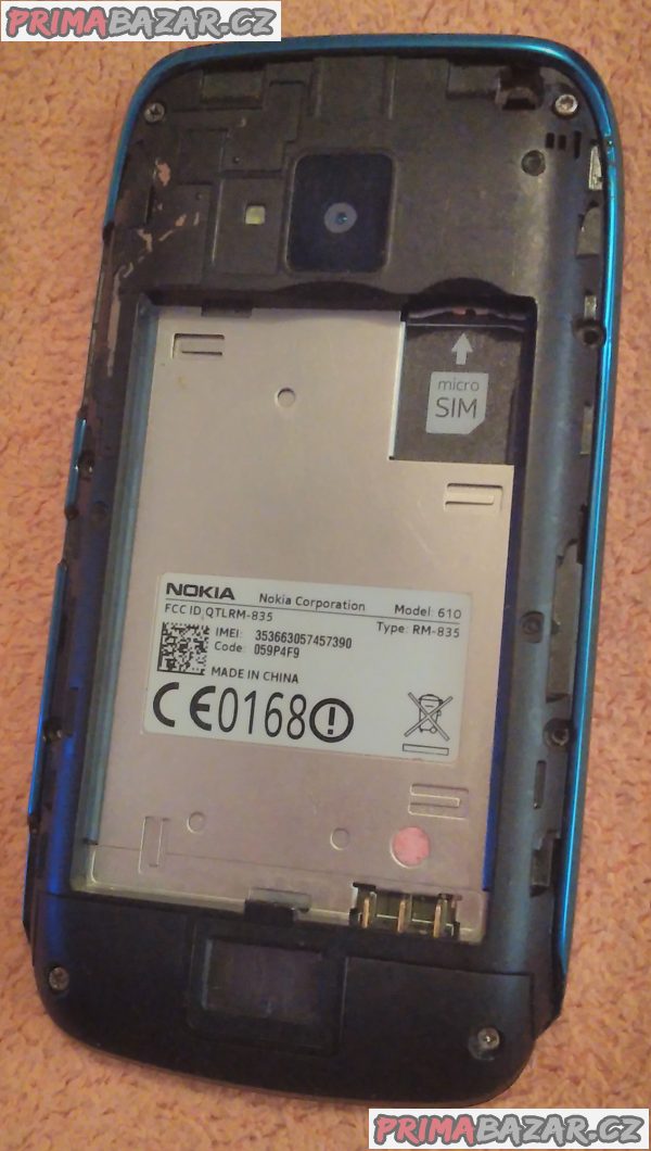 Nokia 610 - k opravě nebo na náhradní díly!!!
