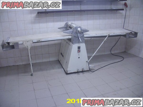 Rozvalovačka těsta Rozvalovačka těsta