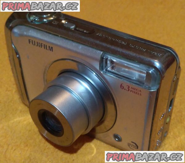 Digitální foťák a kamera Fujifilm FinePix A610 - k opravě nebo na náhradní díly!!!