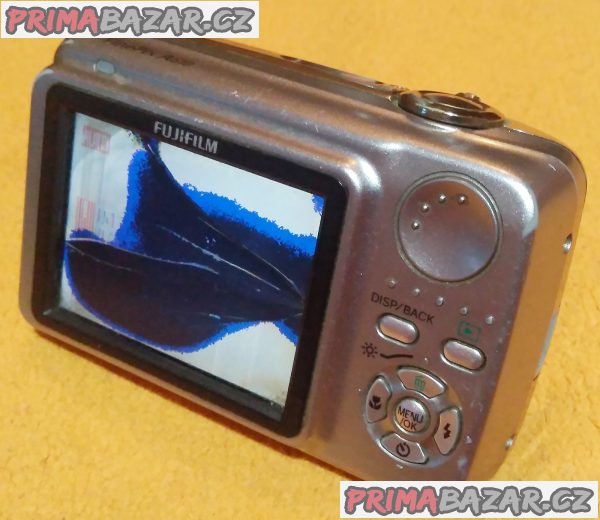 Digitální foťák a kamera Fujifilm FinePix A610 - k opravě nebo na náhradní díly!!!