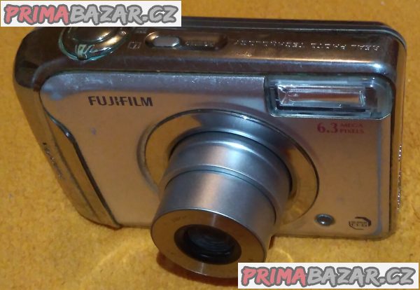 Digitální foťák a kamera Fujifilm FinePix A610 - k opravě nebo na náhradní díly!!!