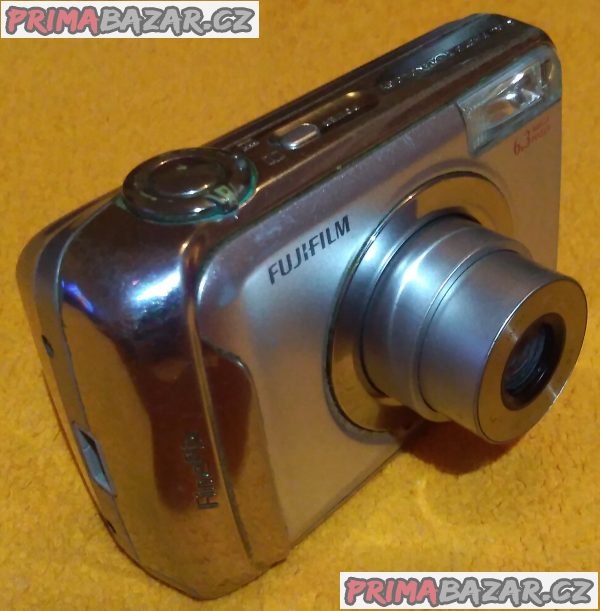 Digitální foťák a kamera Fujifilm FinePix A610 - k opravě nebo na náhradní díly!!!