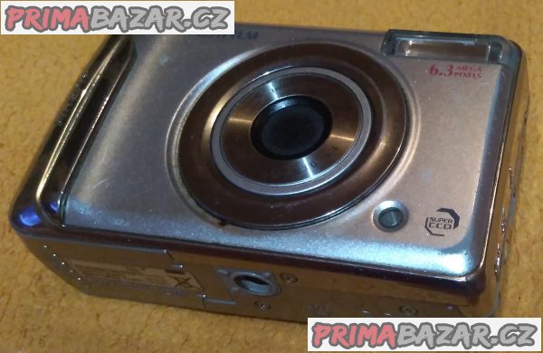 Digitální foťák a kamera Fujifilm FinePix A610 - k opravě nebo na náhradní díly!!!