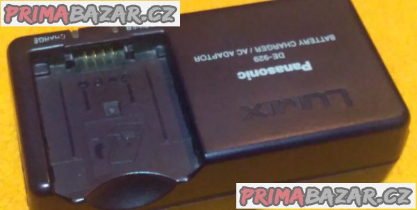 Nabíječka a adaptér k foťákům a kamerám Panasonic Lumix - originální. Nabíječka a adaptér k foťákům a kamerám Panasonic Lumix - originální.