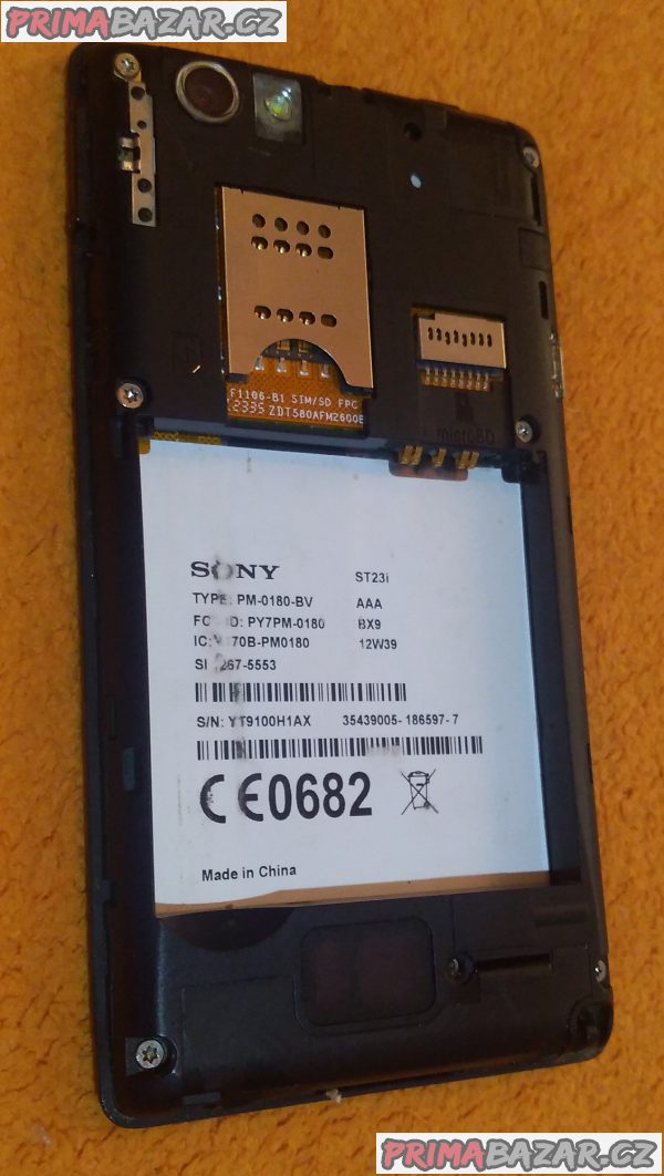 Sony Xperia Miro - k opravě nebo na náhradní díly!!! Sony Xperia Miro - k opravě nebo na náhradní díly!!!