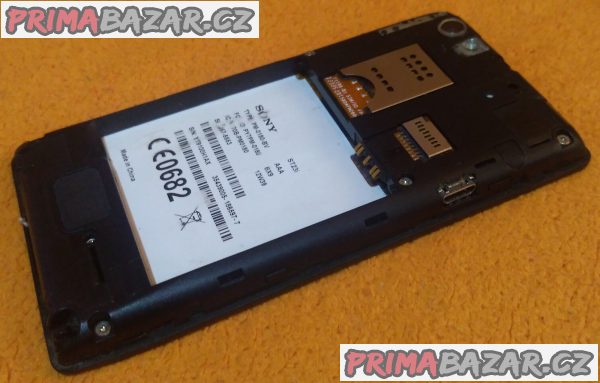 Sony Xperia Miro - k opravě nebo na náhradní díly!!! Sony Xperia Miro - k opravě nebo na náhradní díly!!!