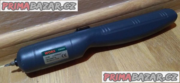 AKU šroubovák WORX - s kufříkem a 19 bity. AKU šroubovák WORX - s kufříkem a 19 bity.
