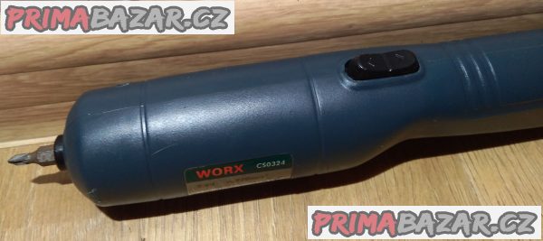 AKU šroubovák WORX - s kufříkem a 19 bity. AKU šroubovák WORX - s kufříkem a 19 bity.