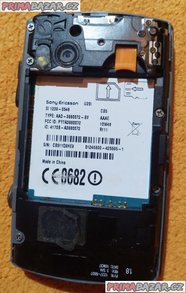 Dotykový a vysouvací Sony Ericsson Xperia X10 - k drobné opravě!!! Dotykový a vysouvací Sony Ericsson Xperia X10 - k drobné opravě!!!