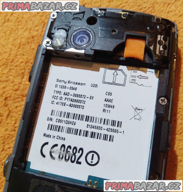 Dotykový a vysouvací Sony Ericsson Xperia X10 - k drobné opravě!!! Dotykový a vysouvací Sony Ericsson Xperia X10 - k drobné opravě!!!