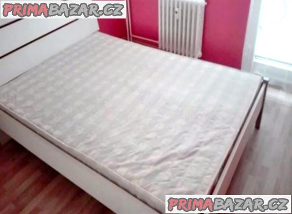 Prodám pěknou matraci na dvoulůžko. Prodám pěknou matraci na dvoulůžko.