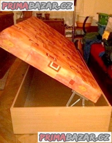 Prodám pěknou válendu s velkým úlož.prostorem. Prodám pěknou válendu s velkým úlož.prostorem.