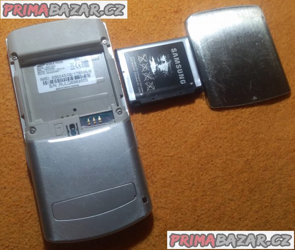 Výsuvný Samsung SGH-U900 - k opravě nebo na náhradní díly!!! Výsuvný Samsung SGH-U900 - k opravě nebo na náhradní díly!!!