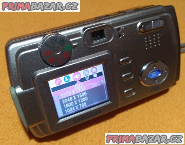 Digitální foťák a kamera Samsung Digimax 430 + 4 DÁRKY!!! Digitální foťák a kamera Samsung Digimax 430 + 4 DÁRKY!!!