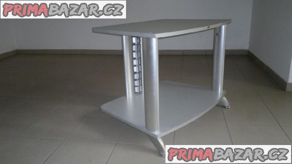Elegantní, víceúčelový stolek v perfektním stavu Elegantní, víceúčelový stolek v perfektním stavu