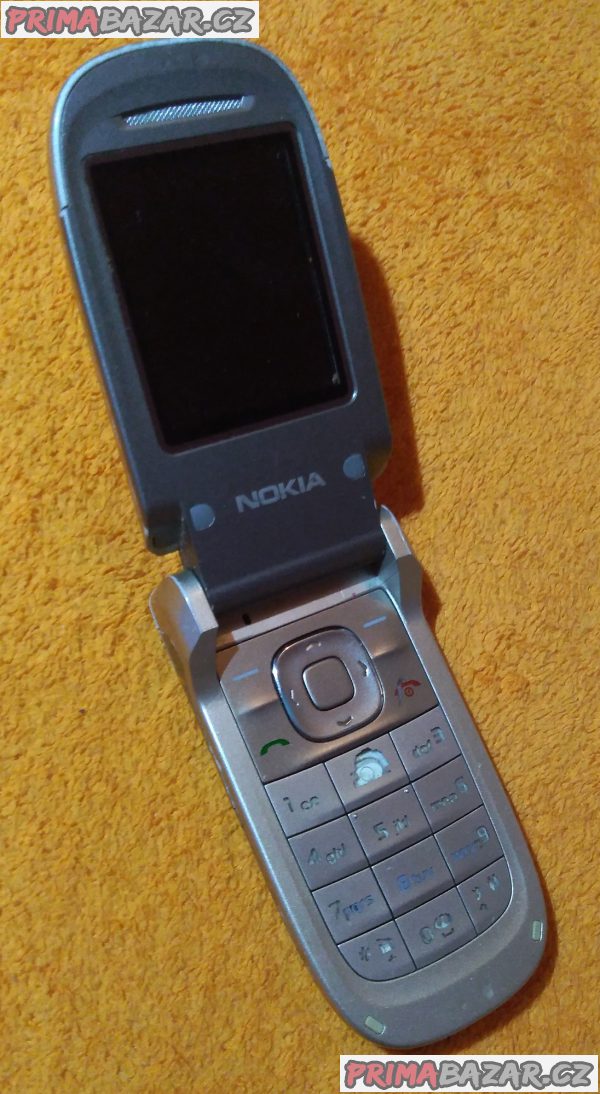 Výklopná Nokia 2760 - k opravě nebo na náhradní díly!!! Výklopná Nokia 2760 - k opravě nebo na náhradní díly!!!