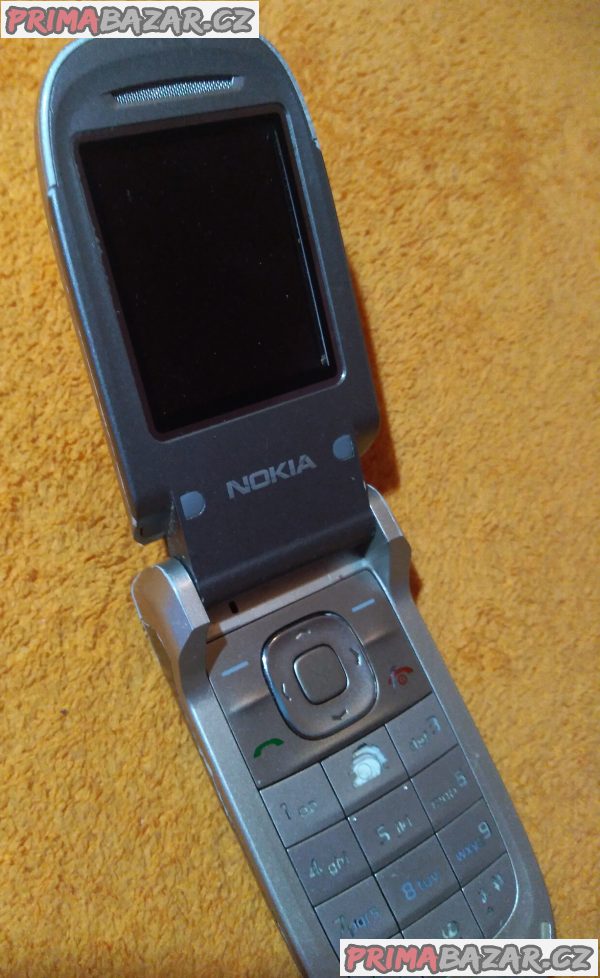 Výklopná Nokia 2760 - k opravě nebo na náhradní díly!!! Výklopná Nokia 2760 - k opravě nebo na náhradní díly!!!