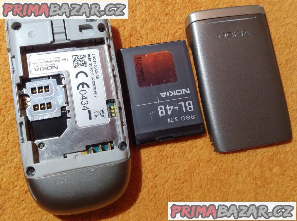 Výklopná Nokia 2760 - k opravě nebo na náhradní díly!!! Výklopná Nokia 2760 - k opravě nebo na náhradní díly!!!