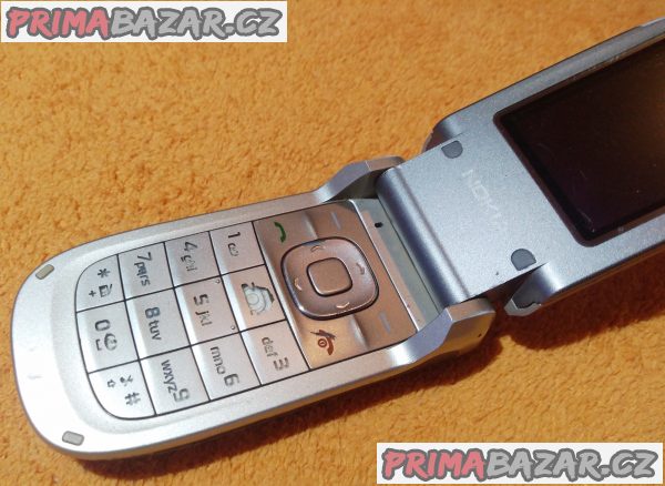 Výklopná Nokia 2760 - k opravě nebo na náhradní díly!!! Výklopná Nokia 2760 - k opravě nebo na náhradní díly!!!