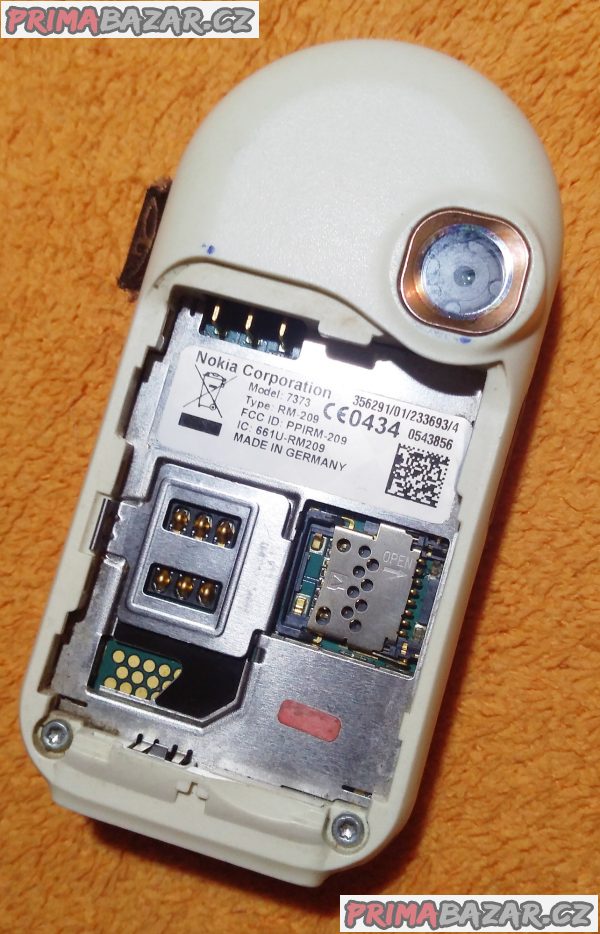 Otočná Nokia 7373 - k opravě nebo na náhradní díly!!! Otočná Nokia 7373 - k opravě nebo na náhradní díly!!!