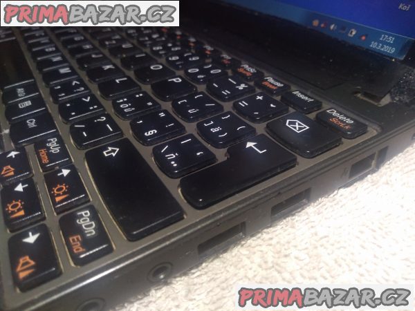 Mininotebook Lenovo IdeaPad S10-3 - funkční s drobným poškozením!!! Mininotebook Lenovo IdeaPad S10-3 - funkční s drobným poškozením!!!