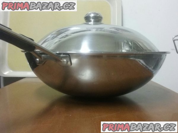 Kvalitní nerez pánev s poklicí Kvalitní nerez pánev s poklicí