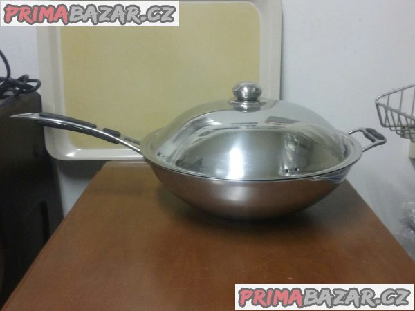 Kvalitní nerez pánev s poklicí Kvalitní nerez pánev s poklicí