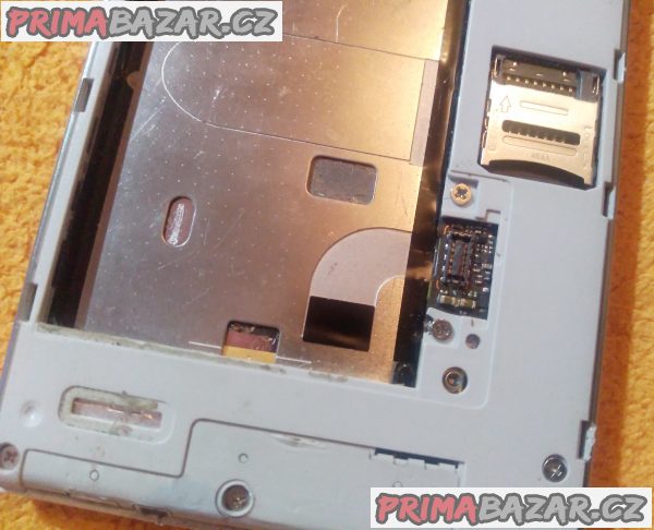 Huawei P7 mini - zcela funkční - bez baterie. Huawei P7 mini - zcela funkční - bez baterie.