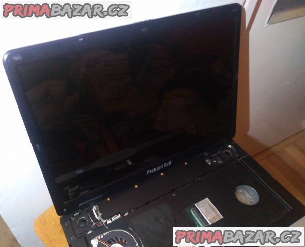 Notebook Packard Bell MIT-SABLE-C - základní deska a displej. Notebook Packard Bell MIT-SABLE-C - základní deska a displej.