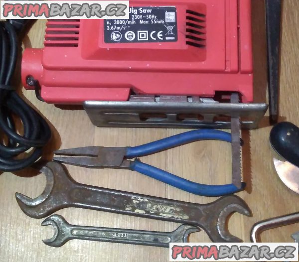 Přímočará pila JIG 350 W + 10 DÁRKŮ!!! Přímočará pila JIG 350 W + 10 DÁRKŮ!!!