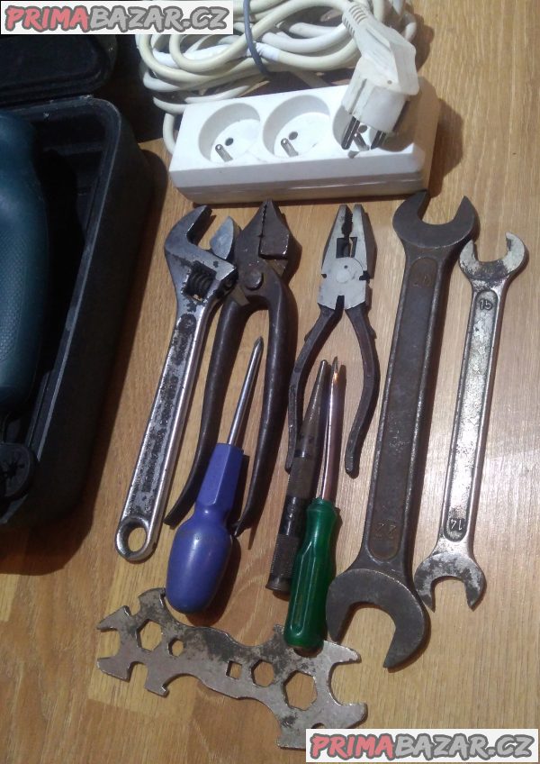 Příklepová vrtačka Black&Decker KR500RE + 12 DÁRKŮ!!! Příklepová vrtačka Black&Decker KR500RE + 12 DÁRKŮ!!!