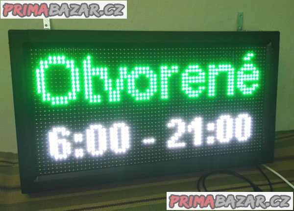 Světelná 3 barevná LED reklama na běžící text 105x40cm