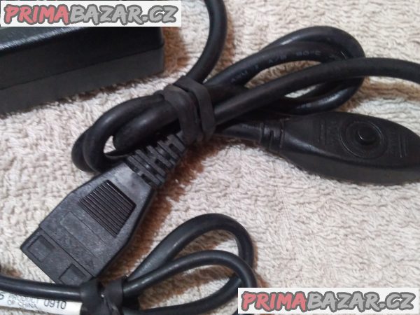 Externí napájecí zdroj 240V na 4-pin Molex 5-12V-2A s vypínačem + DÁREK!!! Externí napájecí zdroj 240V na 4-pin Molex 5-12V-2A s vypínačem + DÁREK!!!
