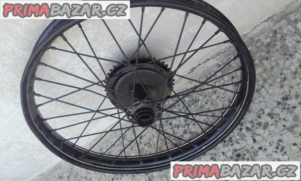 Cz 125t zadni kolo Cz 125t zadni kolo