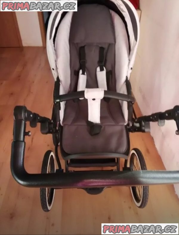 Kočárek dvojkombinovaný Kočárek dvojkombinovaný