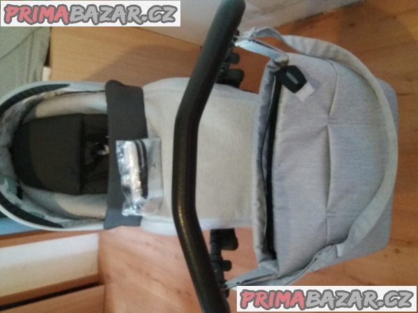 Kočárek dvojkombinovaný Kočárek dvojkombinovaný