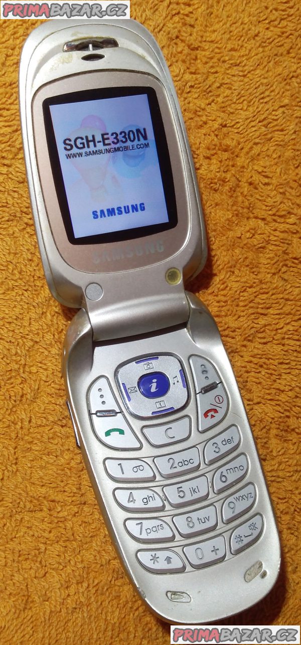 Véčko mobil Samsung SGH-E330N - funkční se slabou baterií!!! Véčko mobil Samsung SGH-E330N - funkční se slabou baterií!!!