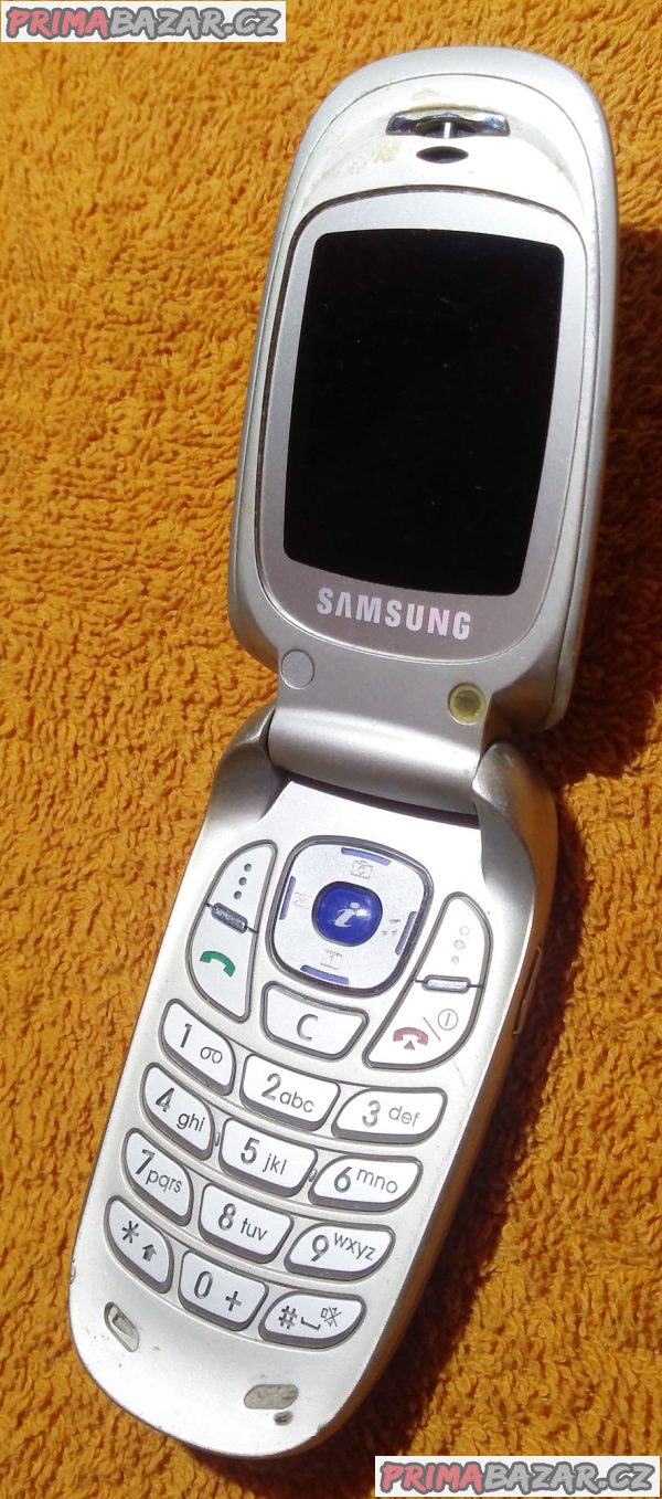 Véčko mobil Samsung SGH-E330N - funkční se slabou baterií!!! Véčko mobil Samsung SGH-E330N - funkční se slabou baterií!!!