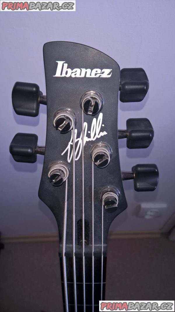 baskytara Ibanez